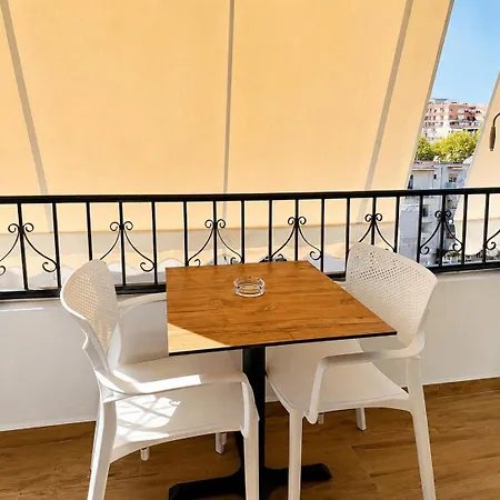 Matisse No5 - Center Daire Tiran